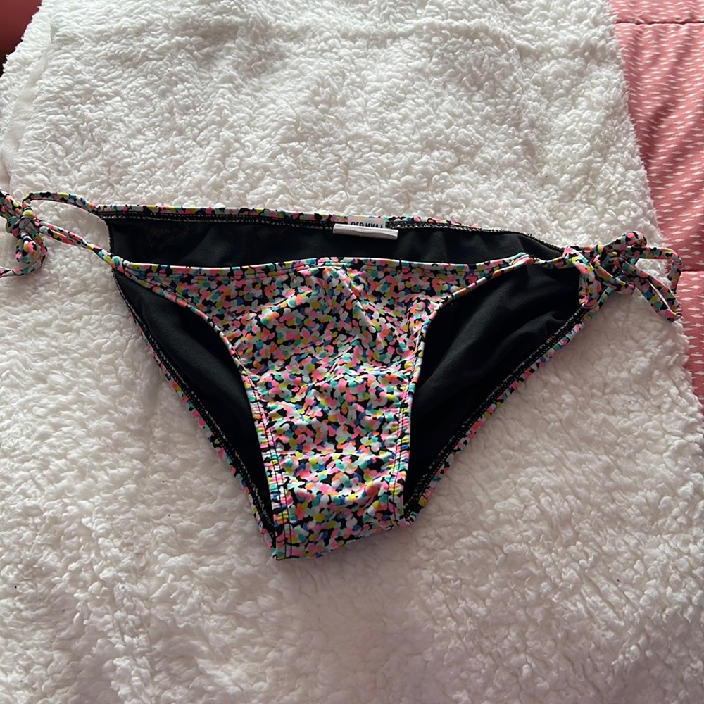 Old Navy Bikini Bottoms- Medium